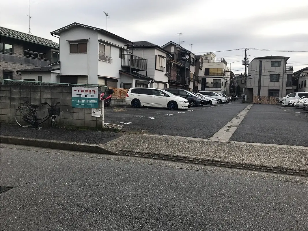 江戸川区松本１丁目　月極駐車場